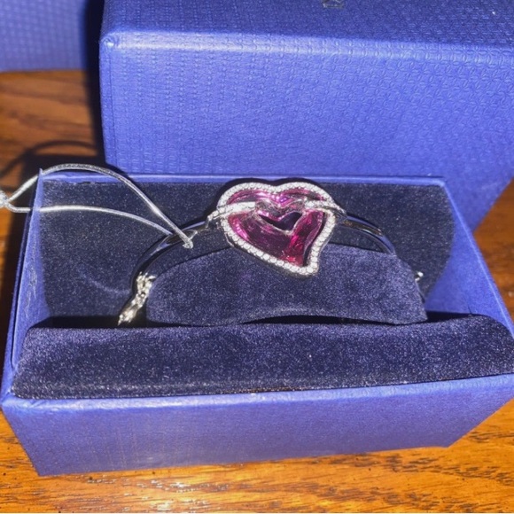 Swarovski love heart bangle - Picture 2 of 7